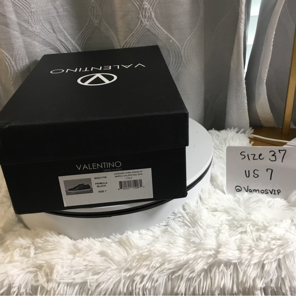 Valentino Black Patent and White Toe Cap Low-Top Sneakers - Picture 11 of 11